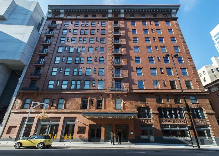 Beach hotel: 21C Museum Hotel Cincinnati